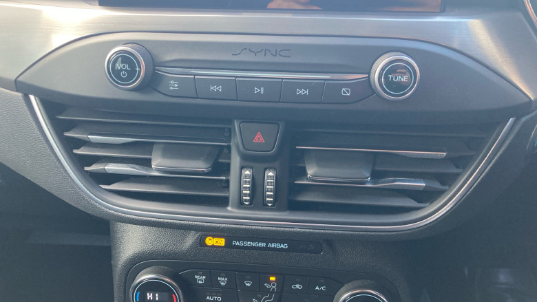 Ford Focus 1.5 EcoBoost 150 Titanium 5dr Auto Petrol Estate